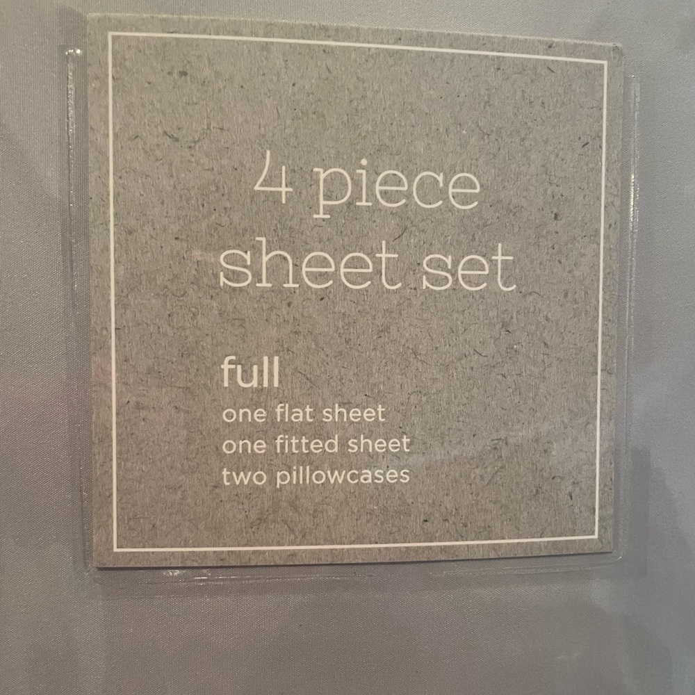 New 4-Piece Collection Full sheet set - Picture 2 of 5